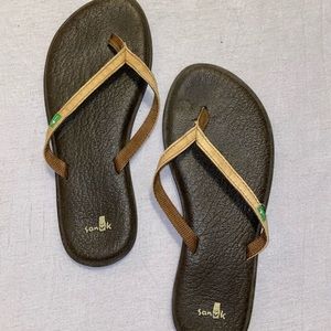 Sanuk flip flops